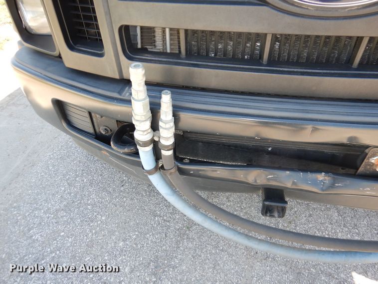 image for item DJ2985 2009 Ford F450 Super Duty XL  SuperCab flatbed truck