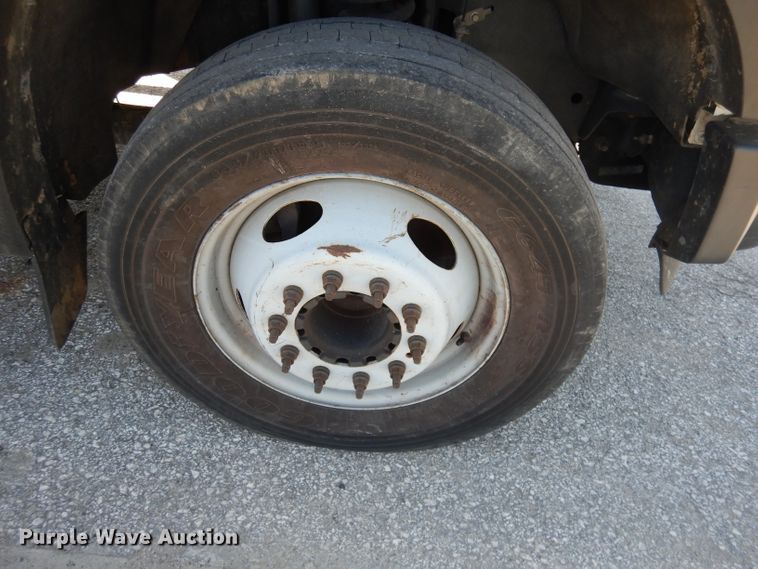 image for item DJ2985 2009 Ford F450 Super Duty XL  SuperCab flatbed truck