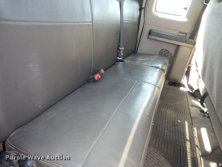 image for item DJ2985 2009 Ford F450 Super Duty XL  SuperCab flatbed truck