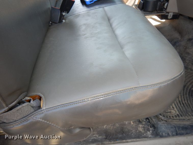 image for item DJ2985 2009 Ford F450 Super Duty XL  SuperCab flatbed truck