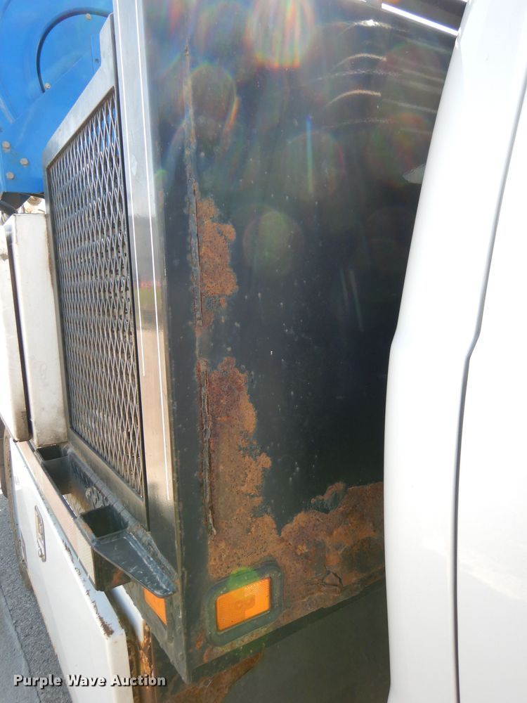 image for item DJ2985 2009 Ford F450 Super Duty XL  SuperCab flatbed truck