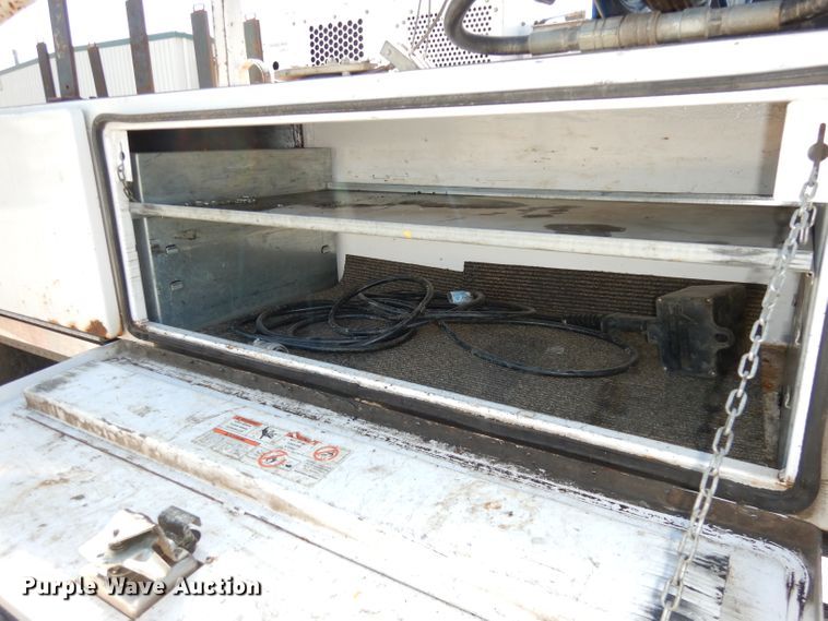 image for item DJ2985 2009 Ford F450 Super Duty XL  SuperCab flatbed truck