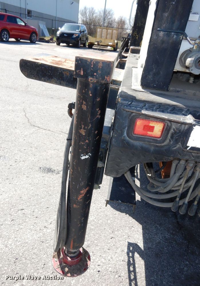 image for item DJ2985 2009 Ford F450 Super Duty XL  SuperCab flatbed truck