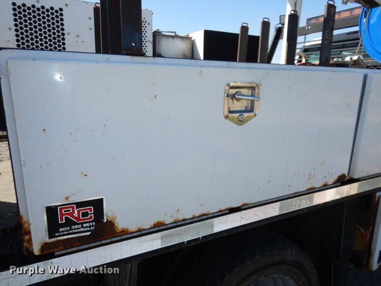 image for item DJ2985 2009 Ford F450 Super Duty XL  SuperCab flatbed truck