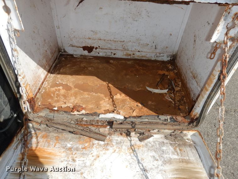 image for item DJ2985 2009 Ford F450 Super Duty XL  SuperCab flatbed truck