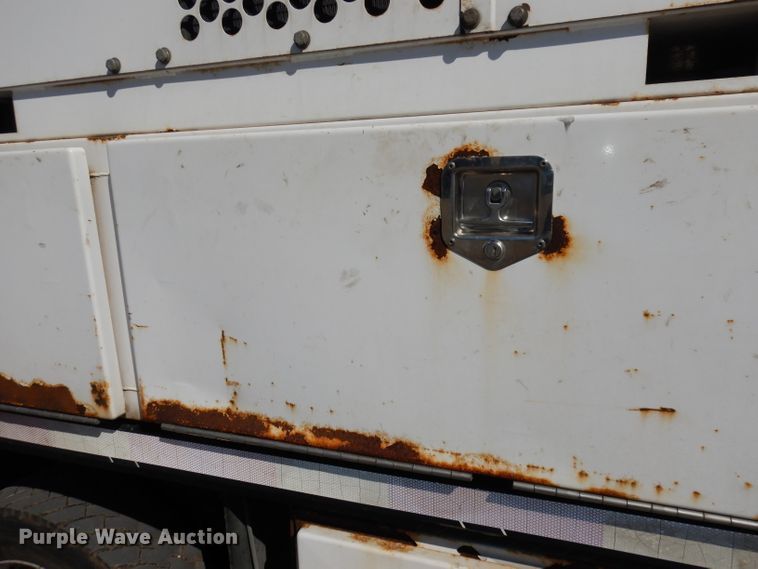 image for item DJ2985 2009 Ford F450 Super Duty XL  SuperCab flatbed truck