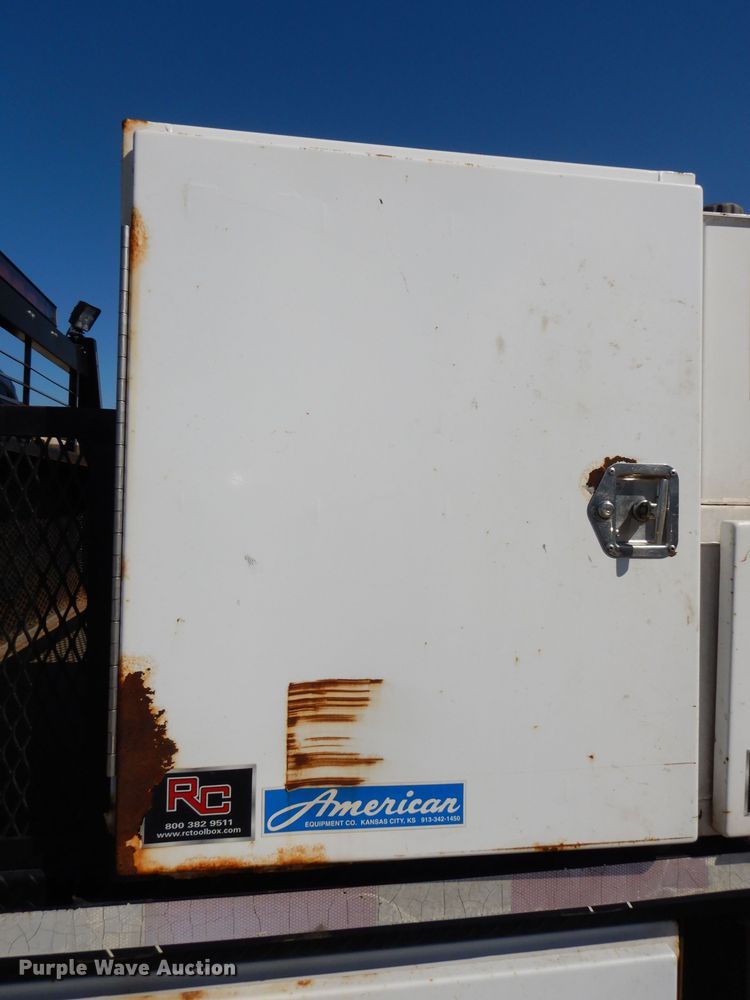 image for item DJ2985 2009 Ford F450 Super Duty XL  SuperCab flatbed truck