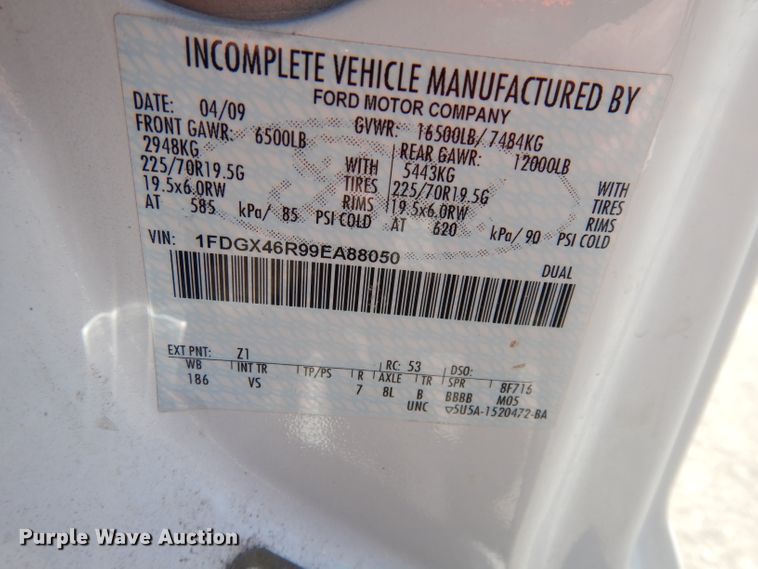 image for item DJ2985 2009 Ford F450 Super Duty XL  SuperCab flatbed truck