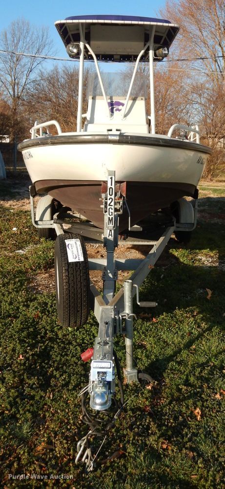 image for item DJ6902 2000 Boston Whaler Justice  boat
