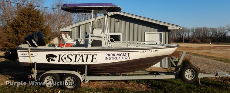 image for item DJ6902 2000 Boston Whaler Justice  boat