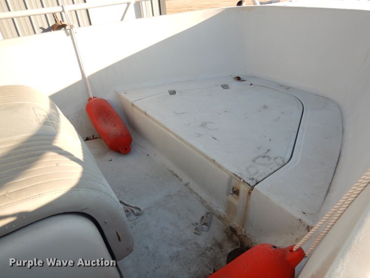 image for item DJ6902 2000 Boston Whaler Justice  boat