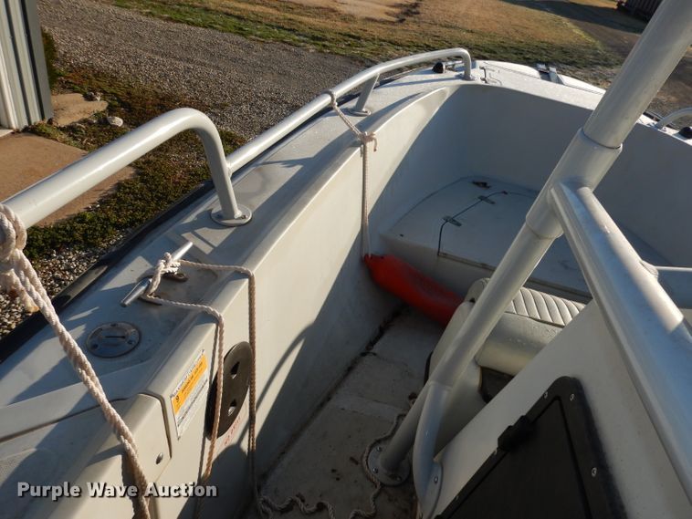 image for item DJ6902 2000 Boston Whaler Justice  boat
