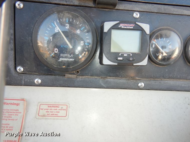 image for item DJ6902 2000 Boston Whaler Justice  boat