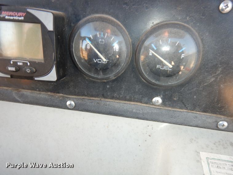 image for item DJ6902 2000 Boston Whaler Justice  boat