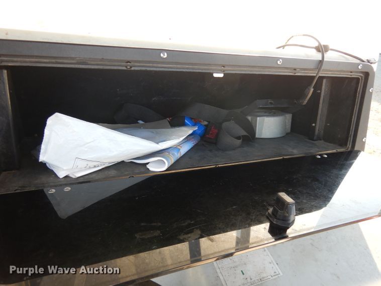 image for item DJ6902 2000 Boston Whaler Justice  boat