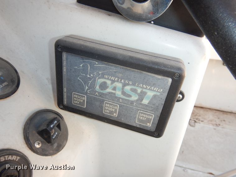 image for item DJ6902 2000 Boston Whaler Justice  boat