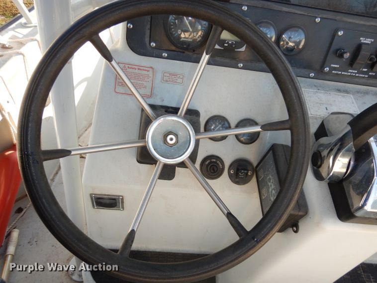 image for item DJ6902 2000 Boston Whaler Justice  boat