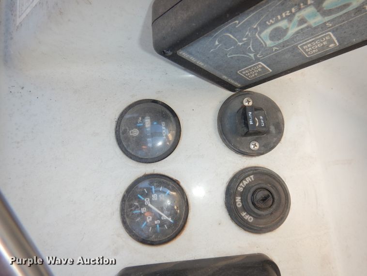 image for item DJ6902 2000 Boston Whaler Justice  boat