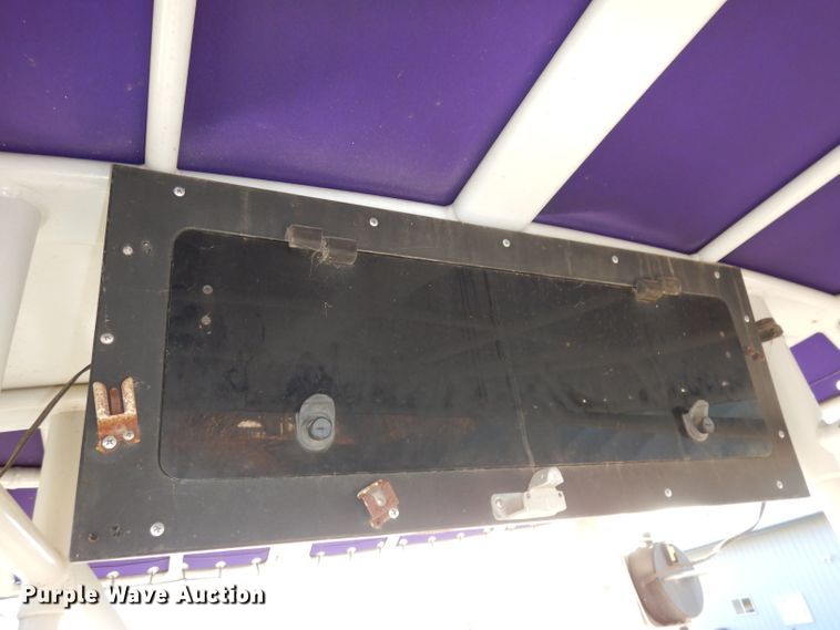 image for item DJ6902 2000 Boston Whaler Justice  boat