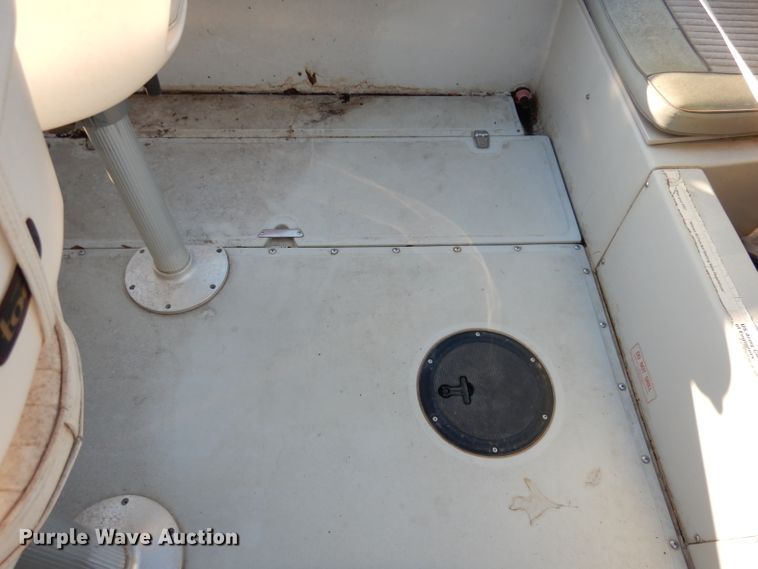 image for item DJ6902 2000 Boston Whaler Justice  boat