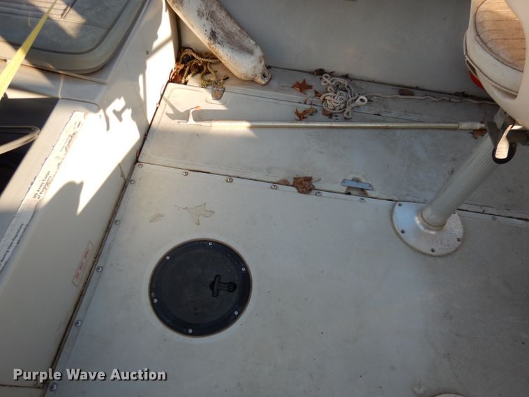 image for item DJ6902 2000 Boston Whaler Justice  boat