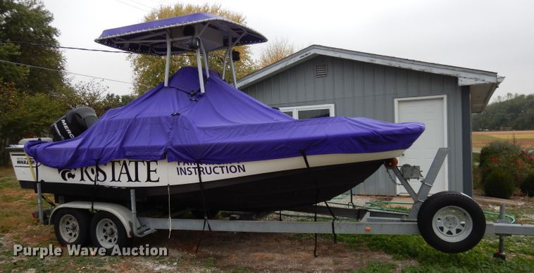 image for item DJ6902 2000 Boston Whaler Justice  boat