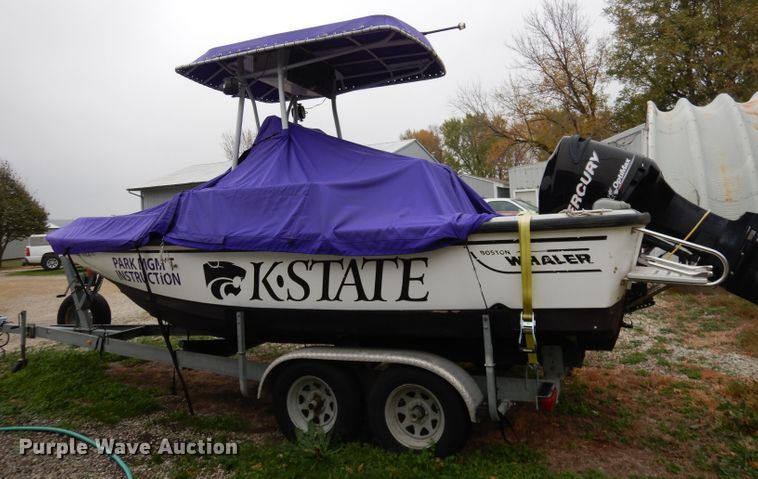 image for item DJ6902 2000 Boston Whaler Justice  boat