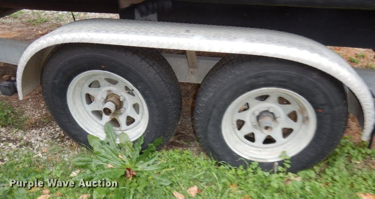 image for item DJ6902 2000 Boston Whaler Justice  boat