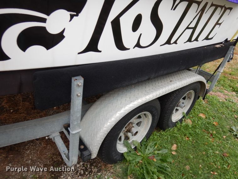 image for item DJ6902 2000 Boston Whaler Justice  boat