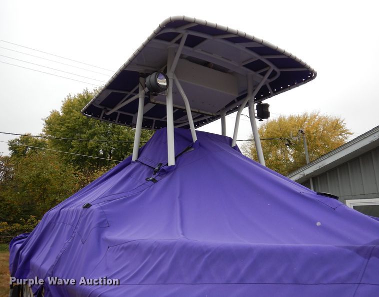 image for item DJ6902 2000 Boston Whaler Justice  boat