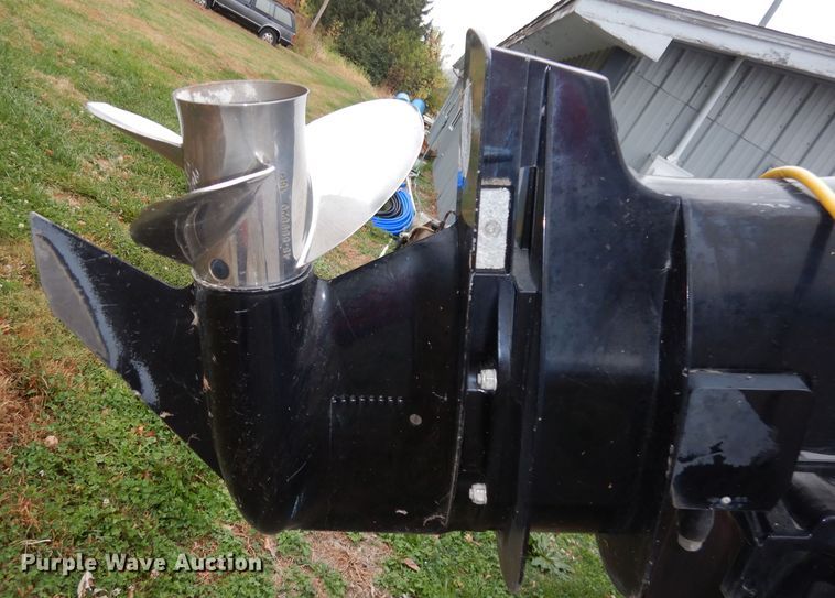 image for item DJ6902 2000 Boston Whaler Justice  boat