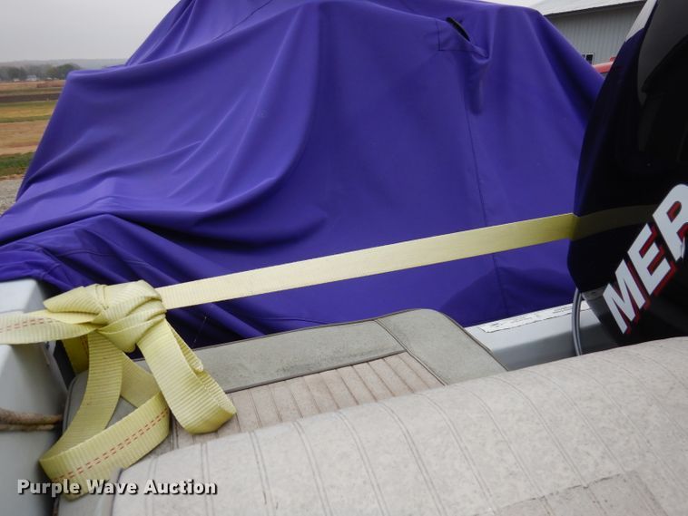 image for item DJ6902 2000 Boston Whaler Justice  boat