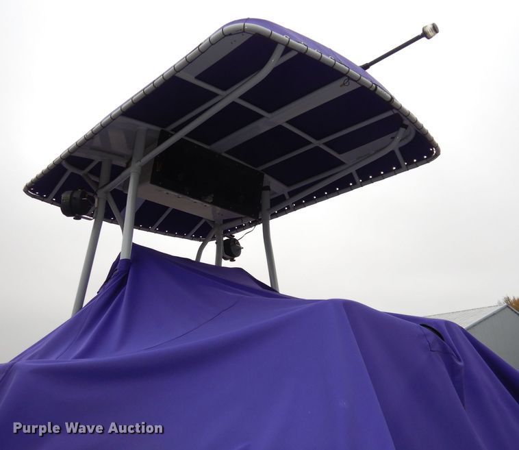 image for item DJ6902 2000 Boston Whaler Justice  boat