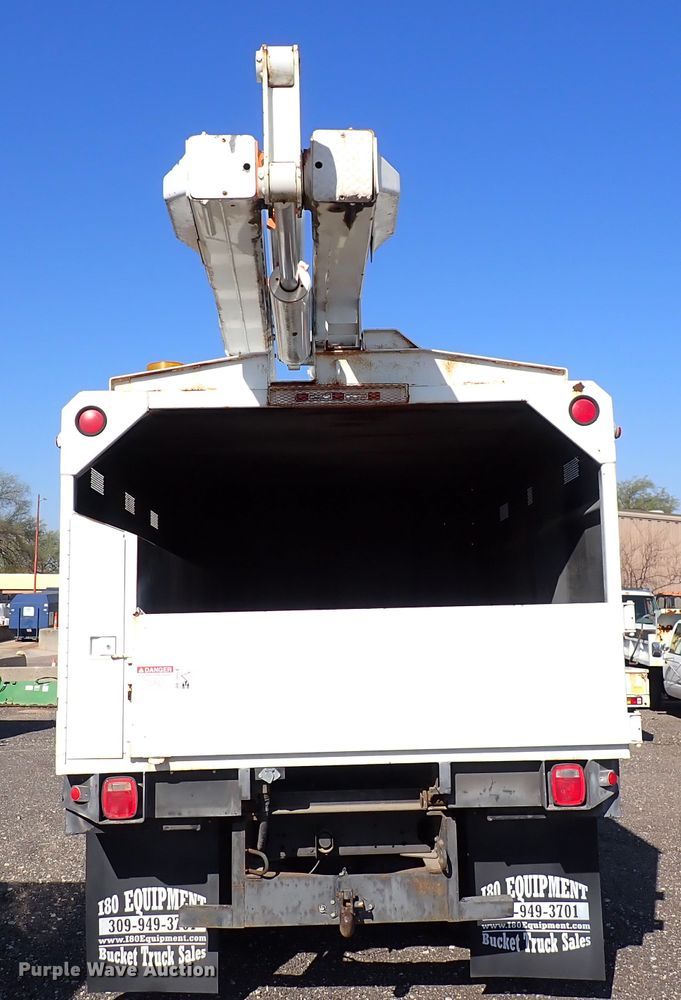 image for item DK4661 1997 GMC C7500  forestry bucket truck