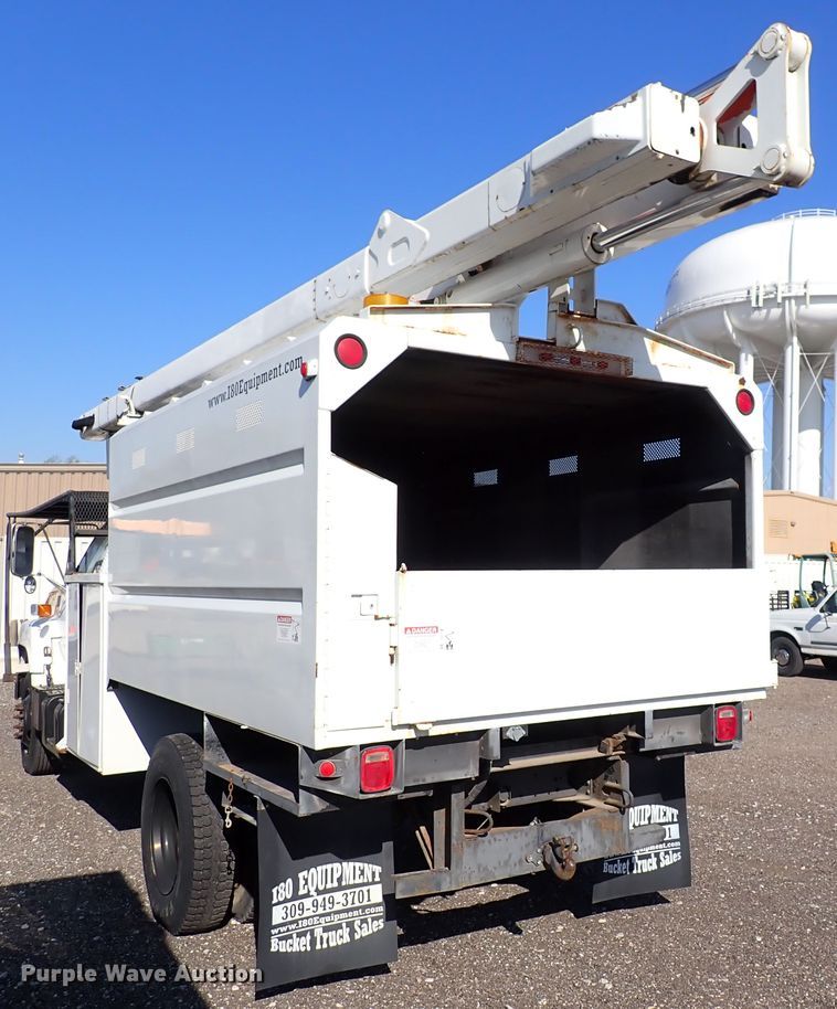 image for item DK4661 1997 GMC C7500  forestry bucket truck