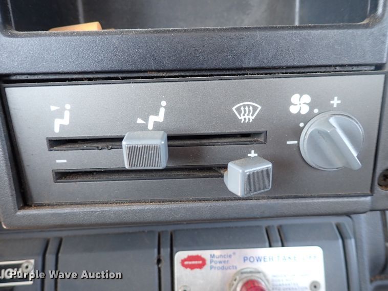 image for item DK4661 1997 GMC C7500  forestry bucket truck