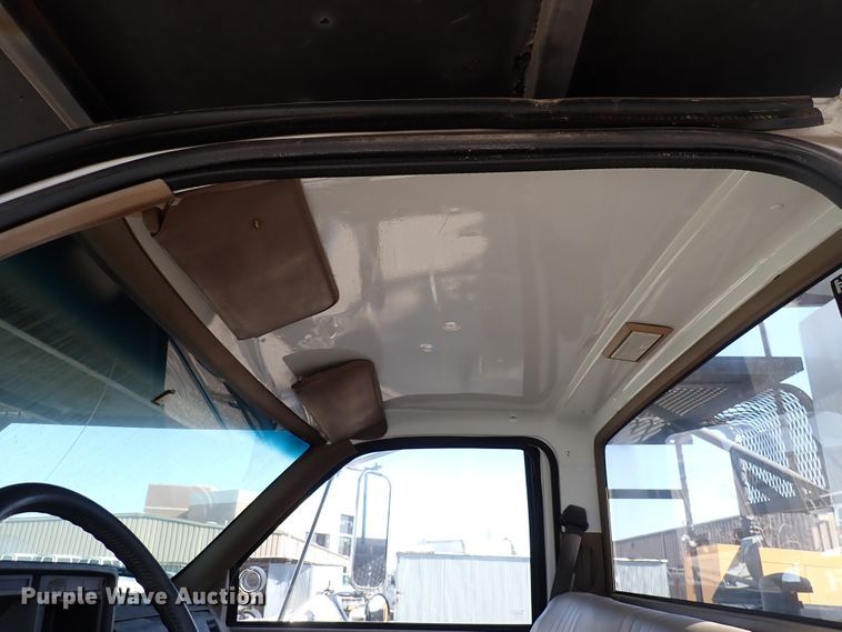 image for item DK4661 1997 GMC C7500  forestry bucket truck