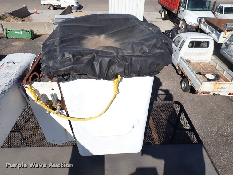 image for item DK4661 1997 GMC C7500  forestry bucket truck