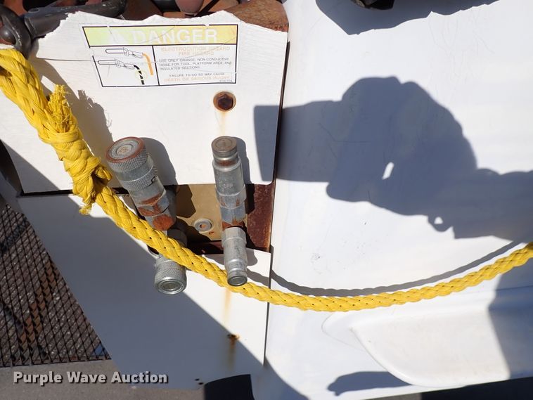 image for item DK4661 1997 GMC C7500  forestry bucket truck