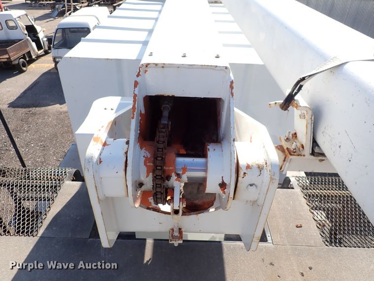 image for item DK4661 1997 GMC C7500  forestry bucket truck