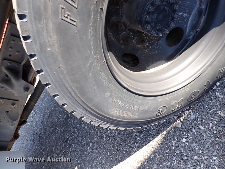 image for item DK4661 1997 GMC C7500  forestry bucket truck