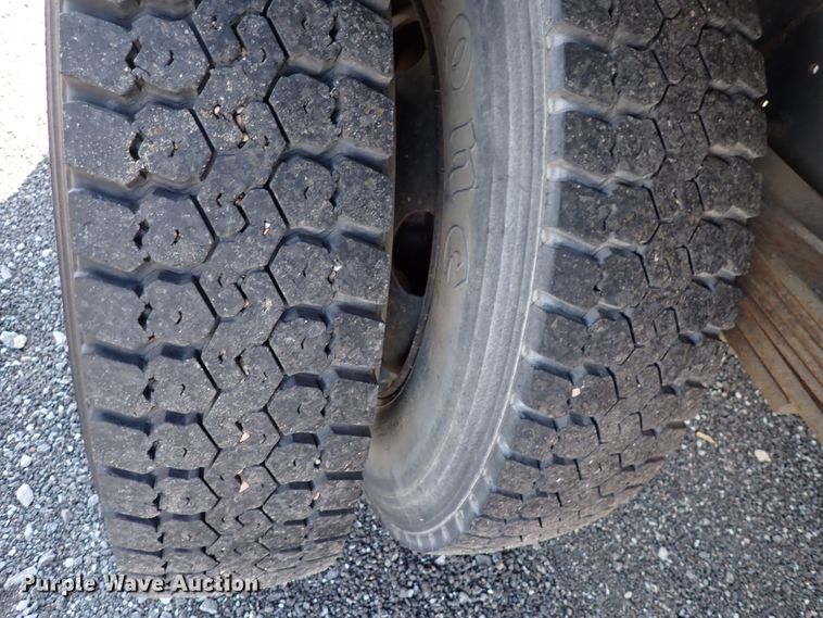 image for item DK4661 1997 GMC C7500  forestry bucket truck