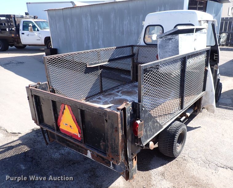 image for item DK4662 1989 Cushman  utility vehicle