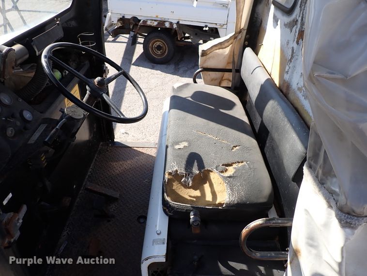 image for item DK4662 1989 Cushman  utility vehicle