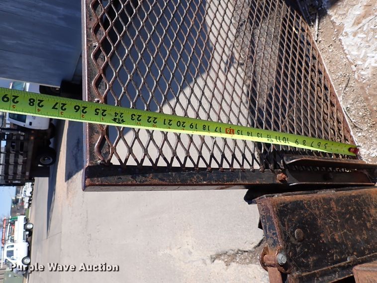 image for item DK4662 1989 Cushman  utility vehicle