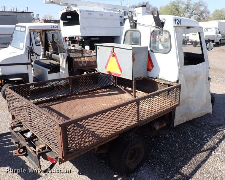 image for item DK4665 1989 Cushman  utility vehicle