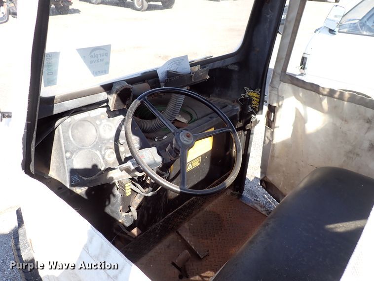 image for item DK4665 1989 Cushman  utility vehicle