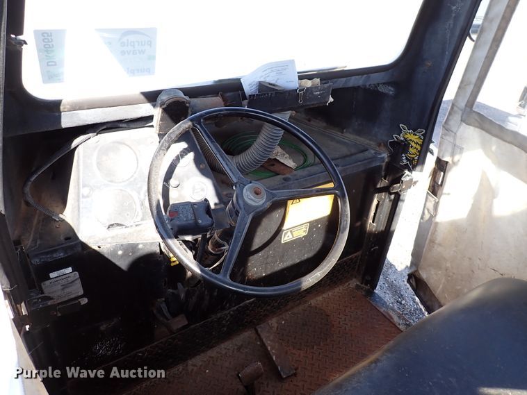 image for item DK4665 1989 Cushman  utility vehicle