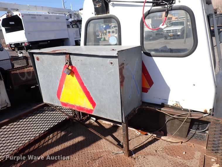 image for item DK4665 1989 Cushman  utility vehicle