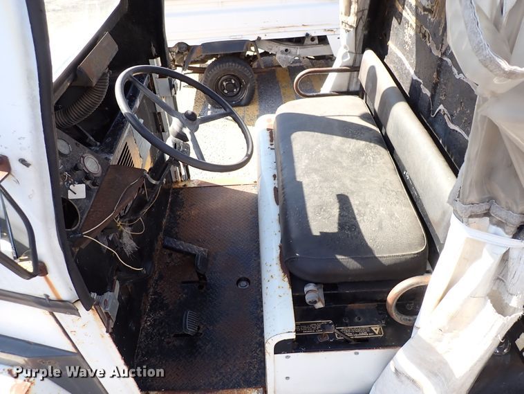 image for item DK4666 1982 Cushman  utility vehicle